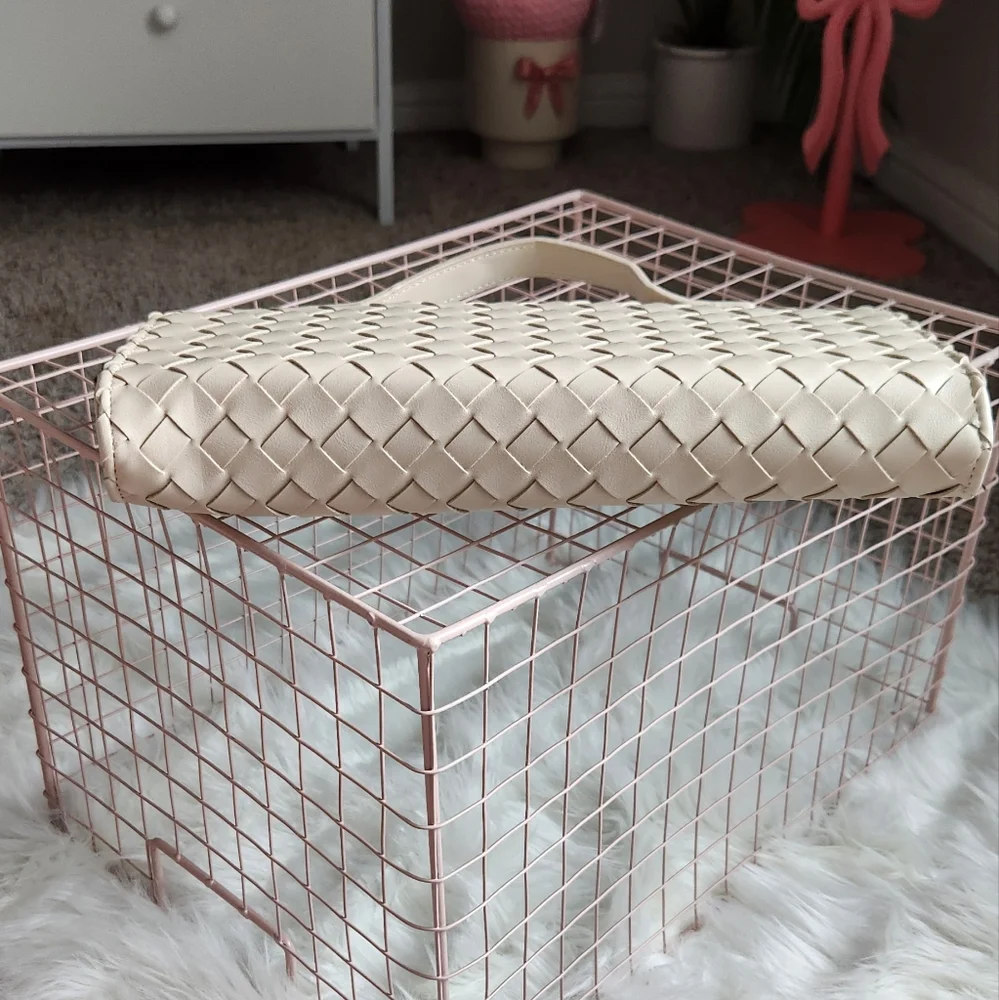 Urban Expressions Cream Woven Wristlet - Picture 3 of 6